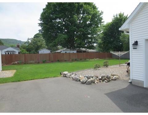 12 Gross Ln, Easthampton, MA 01027 photo 3
