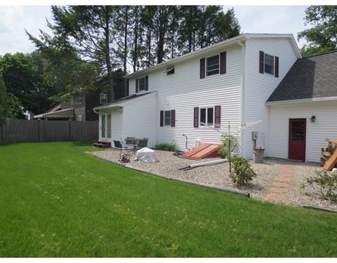 12 Gross Ln, Easthampton, MA 01027 photo 4