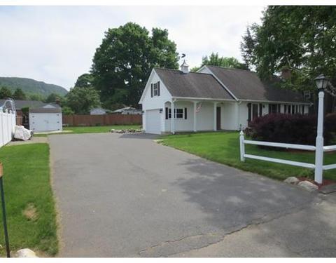 12 Gross Ln, Easthampton, MA 01027 photo 2