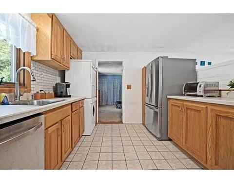 18 Cabot Rd, Danvers, MA 01923 photo 10