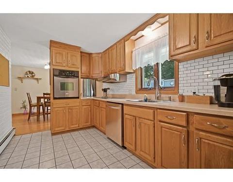 18 Cabot Rd, Danvers, MA 01923 photo 15