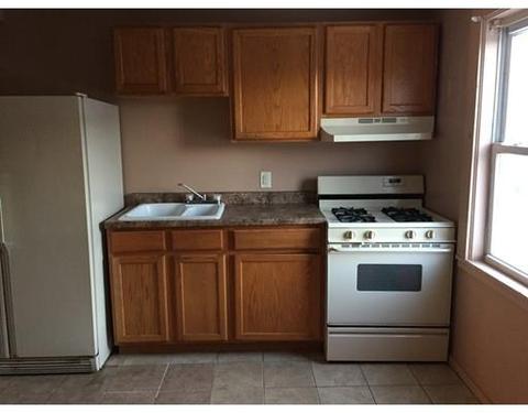 19 Baldwin St, Springfield, MA 01104 photo 2