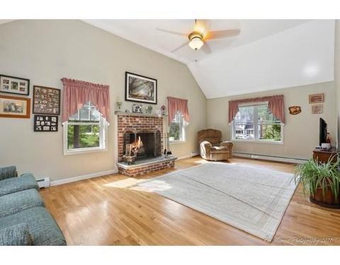 4 Chapman Way, Exeter, NH 03833 photo 9
