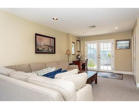 43 Wethersfield Rd, Natick, MA 01760 photo 12
