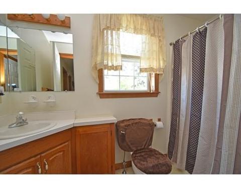 10 Mohawk Ave, Worcester, MA 01603 photo 12