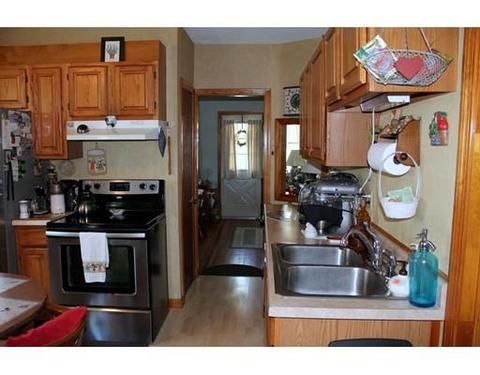 23 Rapalus St, Springfield, MA 01151 photo 5