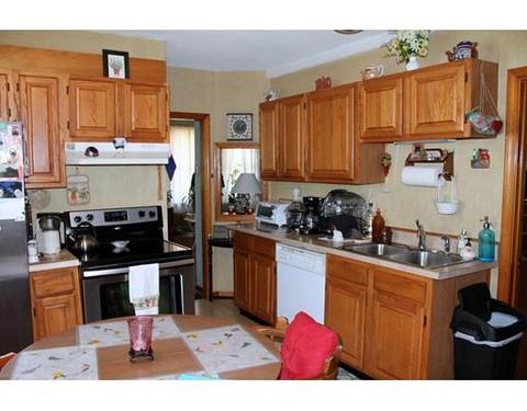 23 Rapalus St, Springfield, MA 01151 photo 6