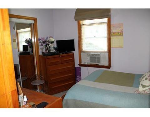 23 Rapalus St, Springfield, MA 01151 photo 8