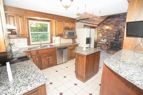 212 Ely Ave, West Springfield, MA 01089 photo 5