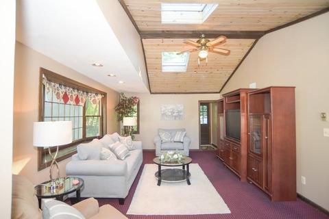 212 Ely Ave, West Springfield, MA 01089 photo 4