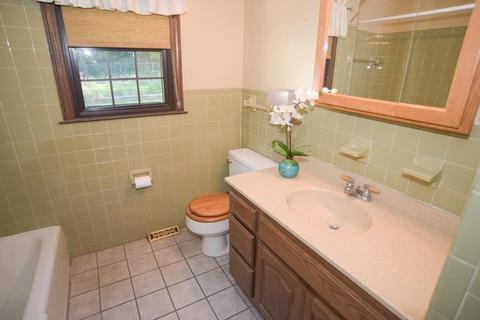 212 Ely Ave, West Springfield, MA 01089 photo 24