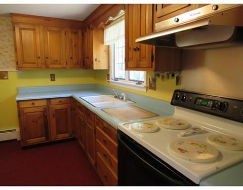 138 Hathaway St, Wareham, MA 02571 photo 5