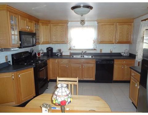 4 Fordham St, Springfield, MA 01104 photo 4