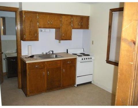 90 Walnut St, Chicopee, MA 01020 photo 3