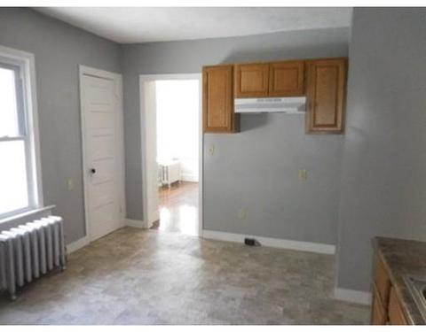31 Daytona St, Springfield, MA 01108 photo 6