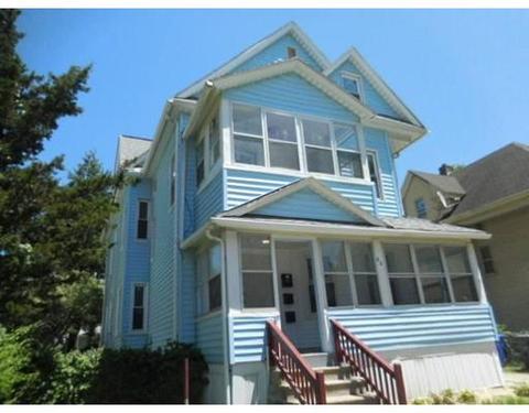 31 Daytona St, Springfield, MA 01108 photo 2