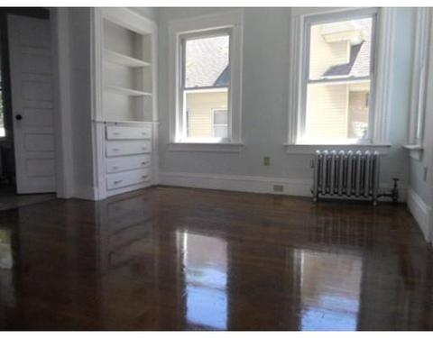 31 Daytona St, Springfield, MA 01108 photo 9