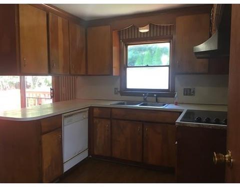 24 Como Dr, Chicopee, MA 01020 photo 5
