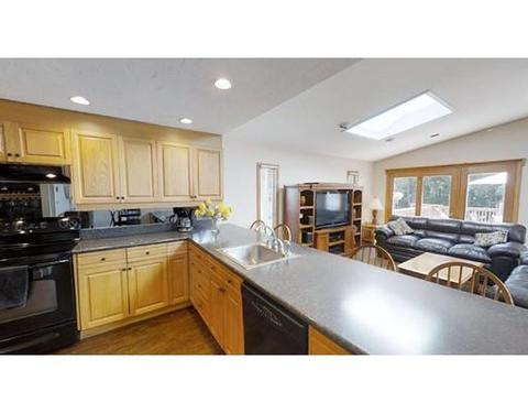 14 Berkeley Rd, Framingham, MA 01701 photo 4