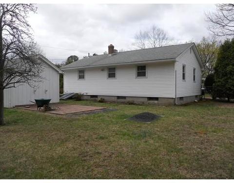 145 Lumae St, Springfield, MA 01119 photo 10