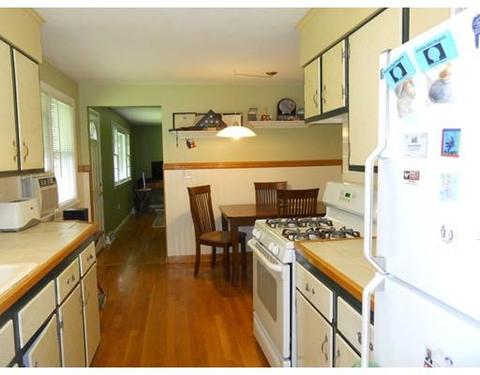 145 Lumae St, Springfield, MA 01119 photo 4