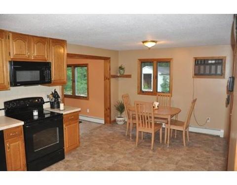 10 Forest St, Derry, NH 03038 photo 4