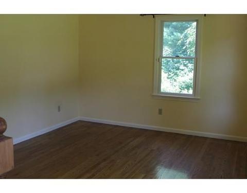 2 Lakeview Cir, Sutton, MA 01590 photo 10