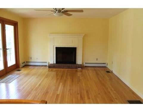 2 Lakeview Cir, Sutton, MA 01590 photo 4
