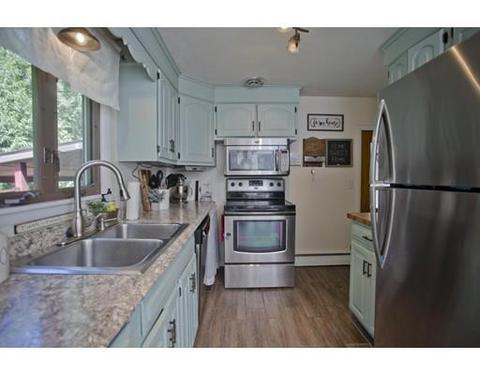20 Donlyn Dr, Chicopee, MA 01013 photo 4