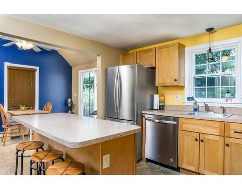 254 Frontenac St, Chicopee, MA 01020 photo 4