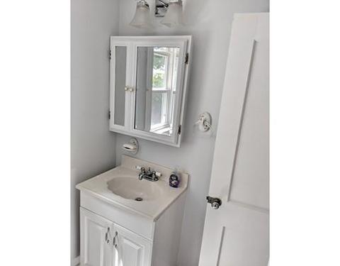 33 Wilson Ave, Bourne, MA 02532 photo 12