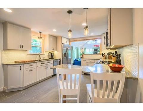 40 Pratt Ave, Beverly, MA 01915 photo 2