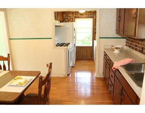 21 Eames St, North Reading, MA 01864 photo 4