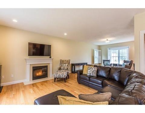 35 Cardinal Cir, Raynham, MA 02767 photo 9