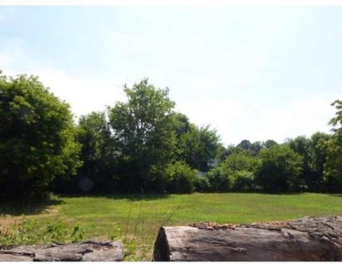 489 Hancock St, Springfield, MA 01105 photo 2