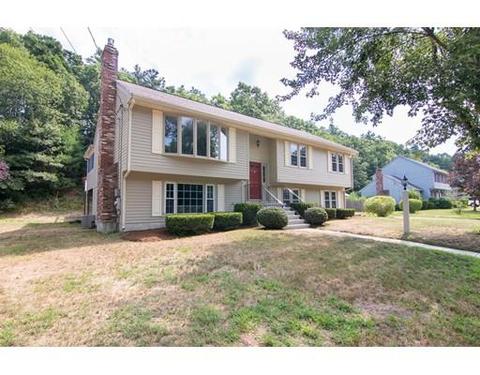 15 Hitching Post Dr, Walpole, MA 02081 photo 1