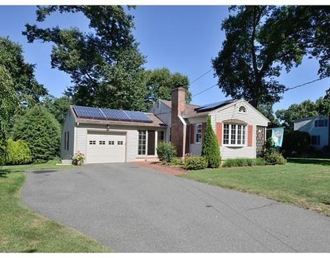 706 Plumtree Rd, Springfield, MA 01118 photo 1