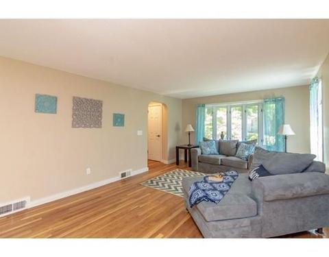 56 Middlebrook Dr, Springfield, MA 01129 photo 9