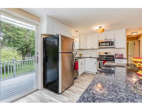 56 Middlebrook Dr, Springfield, MA 01129 photo 5