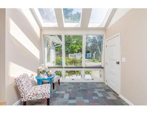56 Middlebrook Dr, Springfield, MA 01129 photo 1