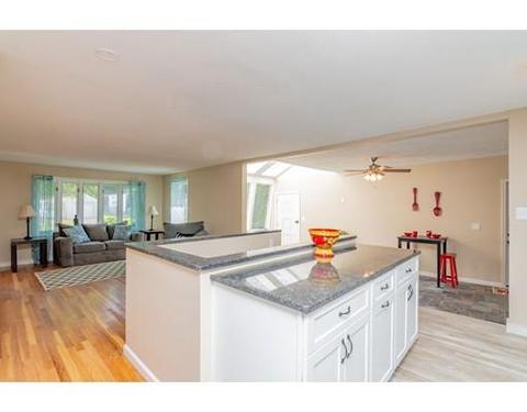 56 Middlebrook Dr, Springfield, MA 01129 photo 4