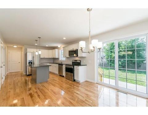 21 Kane St, Springfield, MA 01119 photo 4