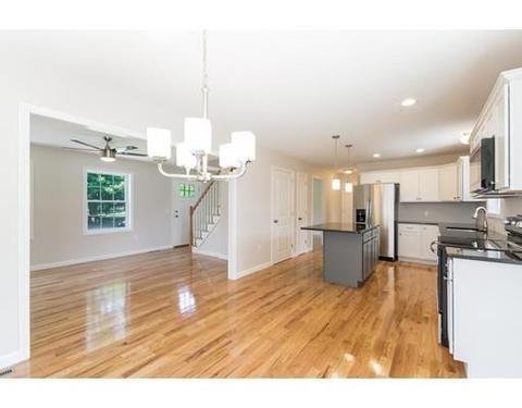 21 Kane St, Springfield, MA 01119 photo 5