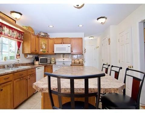 33 Ferris St, Springfield, MA 01151 photo 4