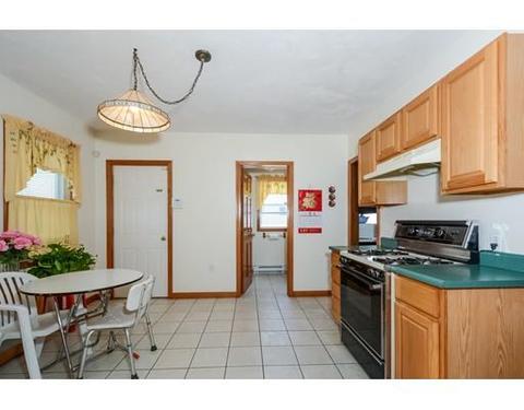 52 Ames St, Worcester, MA 01604 photo 9