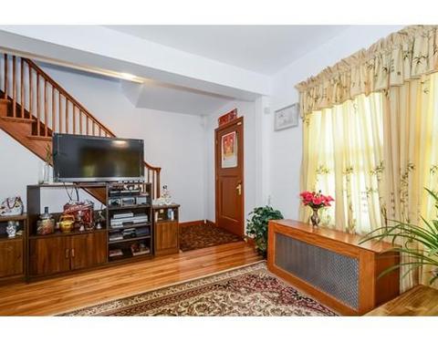 52 Ames St, Worcester, MA 01604 photo 4