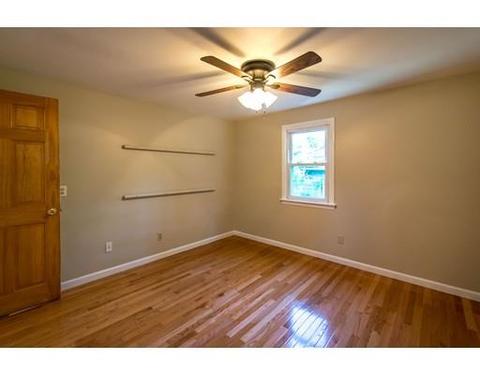 246 Glenoak Dr, Springfield, MA 01129 photo 9