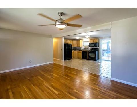 246 Glenoak Dr, Springfield, MA 01129 photo 4