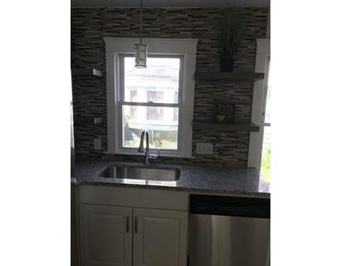 65 Grand St, Springfield, MA 01108 photo 4