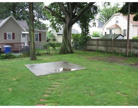12 Middle St, Springfield, MA 01104 photo 3